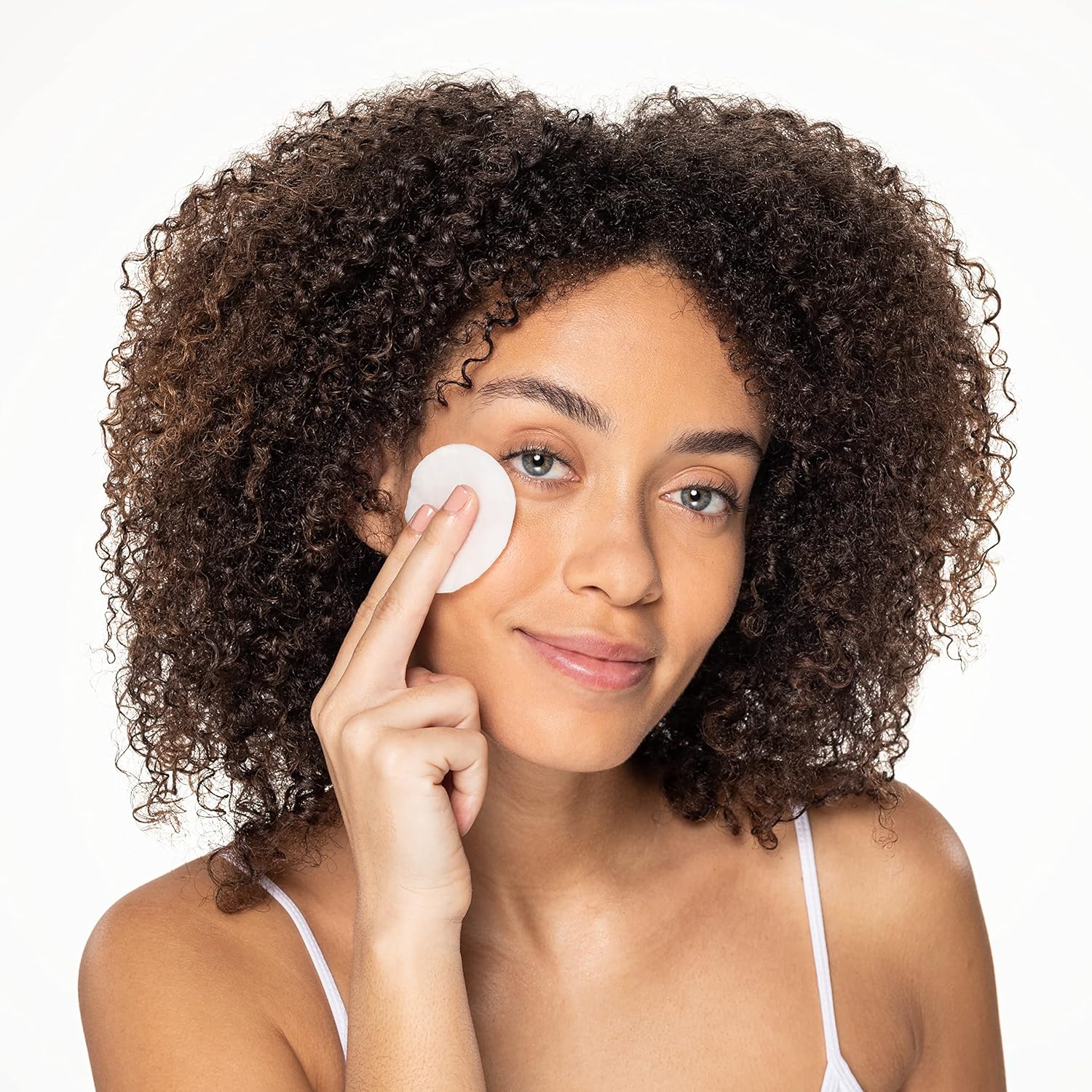 Neutrogena Oil-Free Liquid Eye Makeup Remover, Residue-Free, Non-Greasy, Gentle & Skin-Soothing Solution with Aloe & Cucumber Extract for Waterproof Mascara, 5.5 fl. oz - Image 5